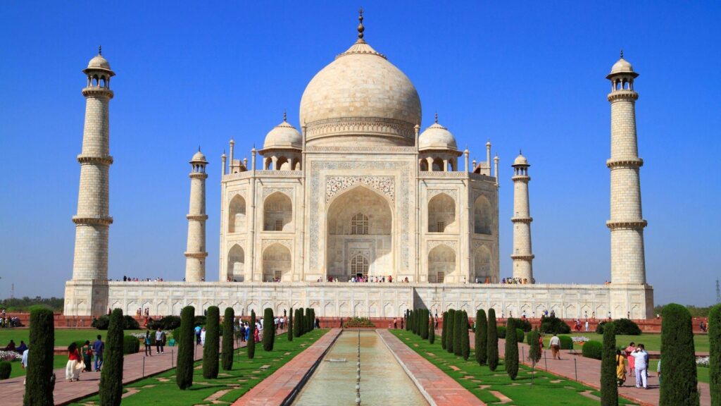 Taj Mahal Agra Poppy Parrot