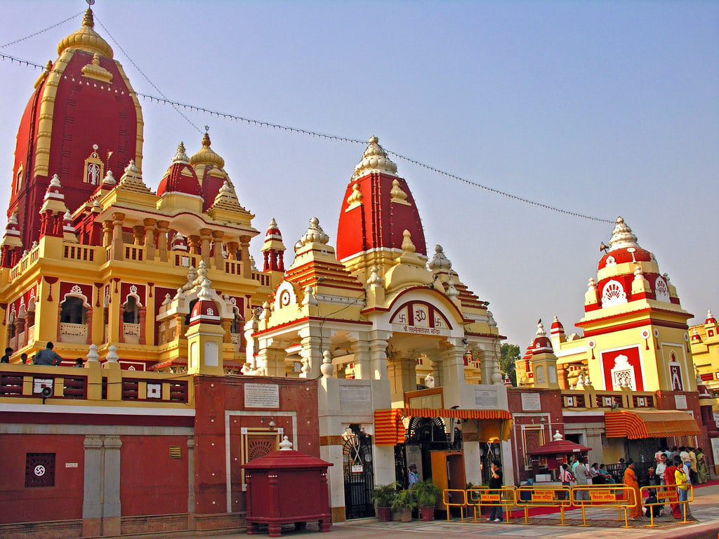 Temple Ghaziabad Poppy Parrot